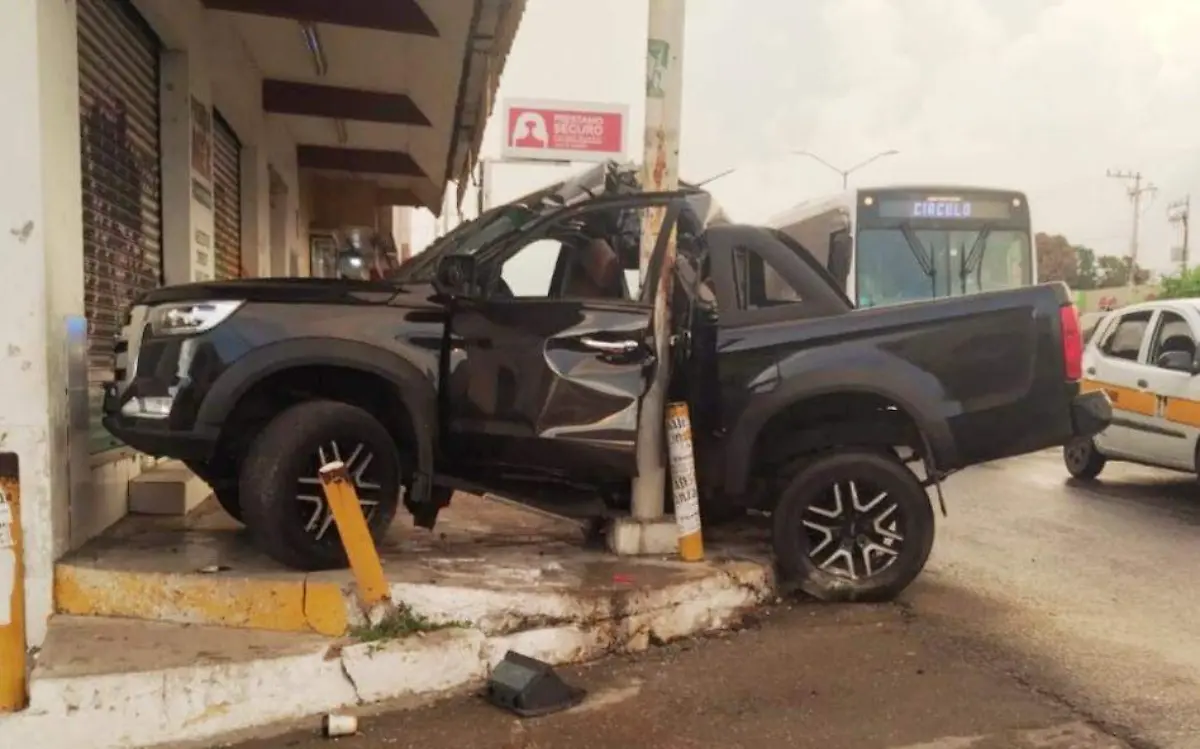 Una mujer termina lesionada y su acompañante se da a la fuga en carretera de Tampico  